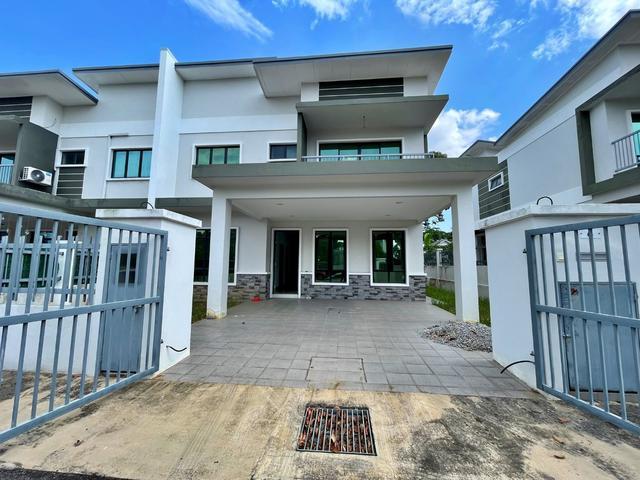 Spacious 2Storey SemiD Taman Jenderam Prima Dengkil Extended Kitchen