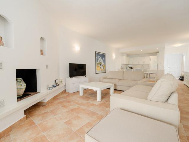 Spacious 3 bed apartment on Puerto Banús Marina