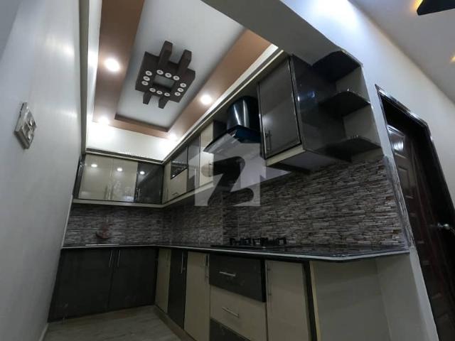 Spacious 3 Bed DD Apartment 1800 Sqft Main Gulistan e Jauhar