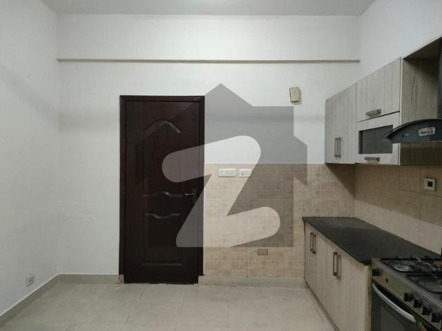 Spacious 3 Bedroom 10 Marla Apartment For Rent On 3rd Floor Askari 11, Lahore Askari 11