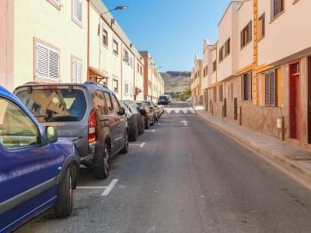 Spacious 3 bedroom apartment near the center of Arguineguín