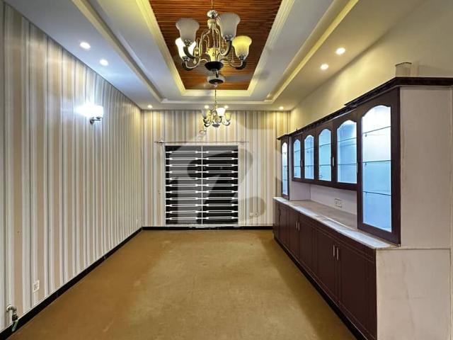 Spacious 3 Bedroom Apartment Available For Rent