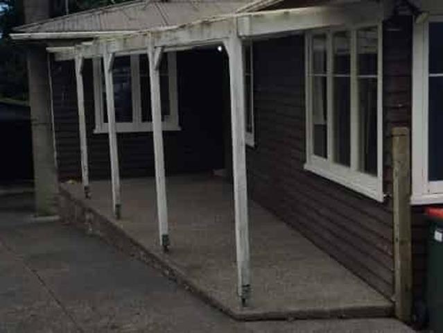 Spacious 3 Bedroom Apartment for Rent in Glen Eden, Auckland