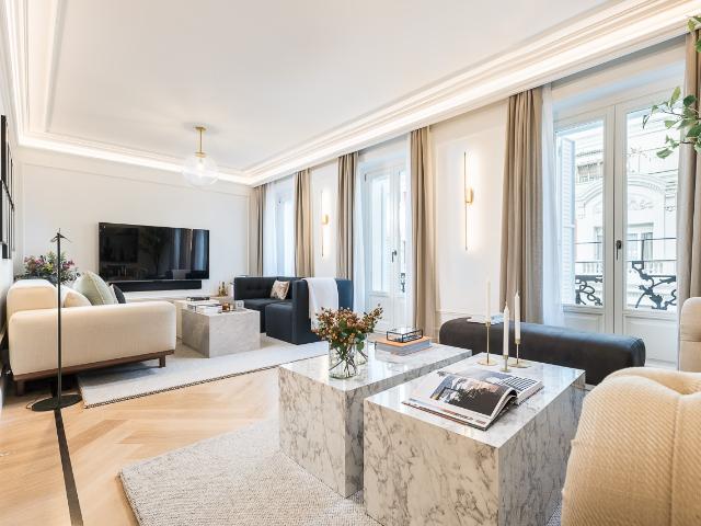Spacious 3 bedroom apartment for rent in renovated building