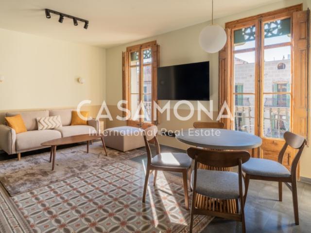 Spacious 3 Bedroom Apartment in Eixample with Catalan Features