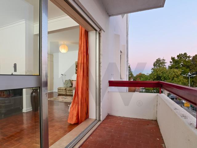 Spacious 3 Bedroom Apartment in the Heart of Benavente | 107 m² of Living Area