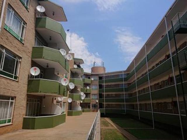 spacious 3 bedroom apartment to rent.