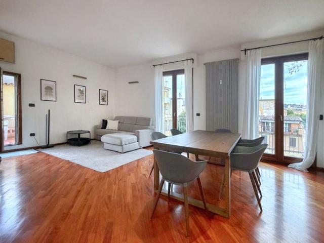 Spacious 3 Bedroom Apartment with Panoramic Terrace in Bologna Center, Bologna Amsterdam Apartments for Rent