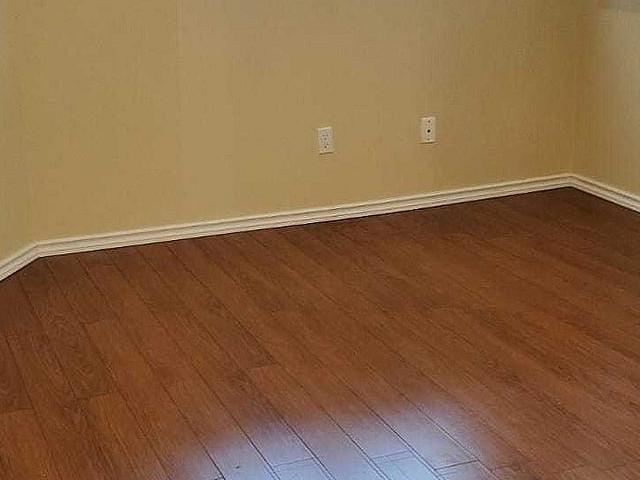 Spacious 3 bedroom Basement Suite In Fort Richmond wayfi