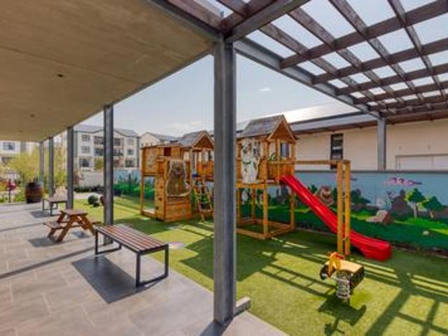 spacious 3 bedroom ground floor apar.