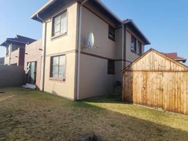 spacious 3 bedroom ground floor unit.