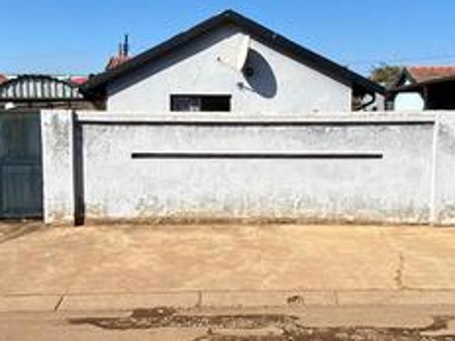 spacious 3 bedroom family home avail.