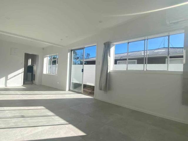 Spacious 3 Bedroom Family Home in a Prime New.