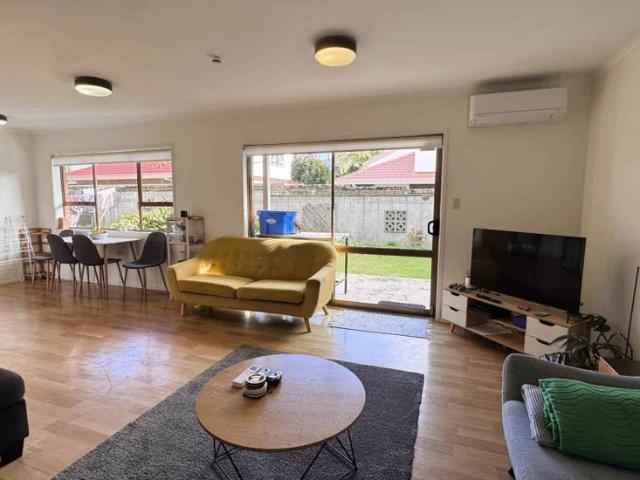 Spacious 3 Bedroom Family Home in Sought After.