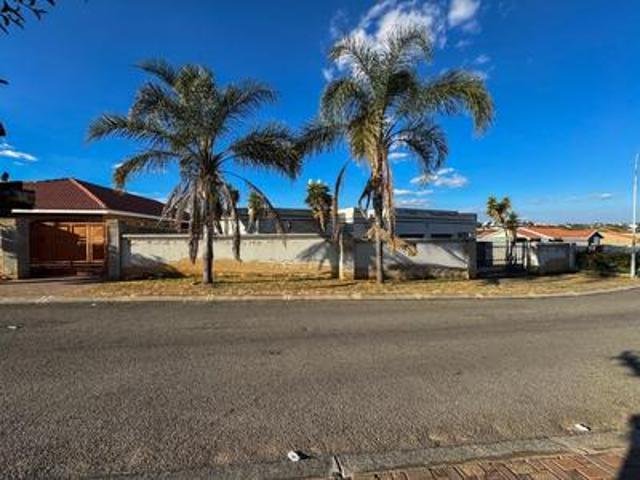 spacious 3 bedroom family home on a.