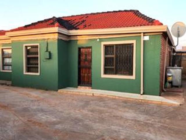 spacious 3 bedroom family home on th.