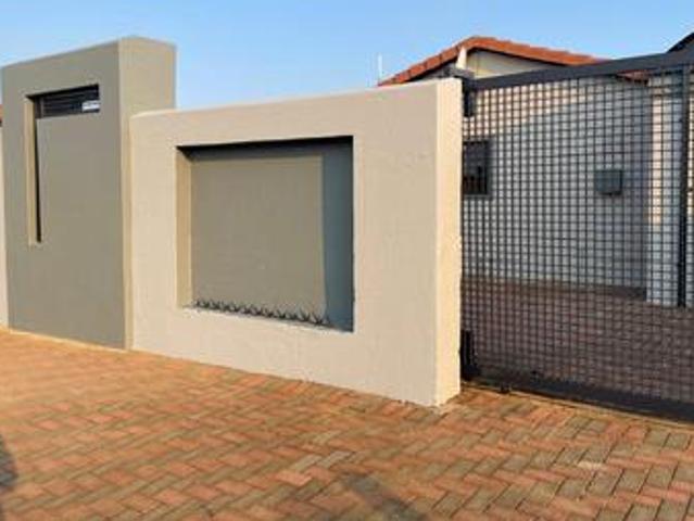 spacious 3 bedroom family home on th.