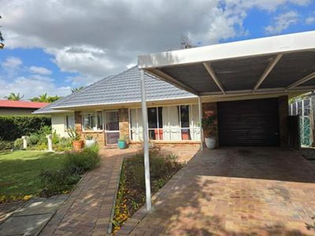 spacious 3 bedroom family home to re.