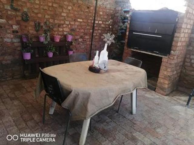 spacious 3 bedroom family home to rent