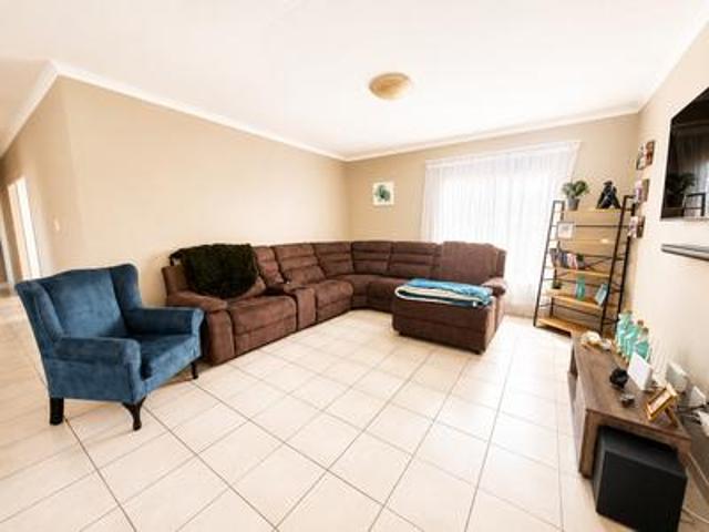 spacious 3 bedroom first floor apart.