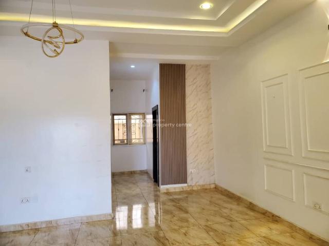 Spacious 3 bedroom Flat