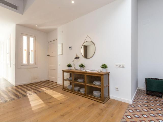 Spacious 3 bedroom flat in Ciutat Vella