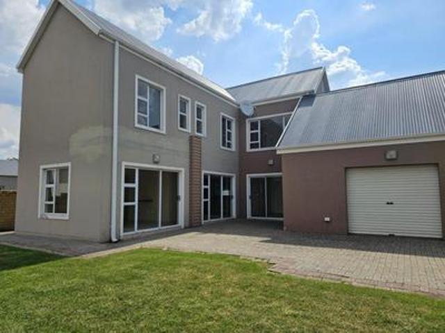 spacious 3 bedroom house on the mark.