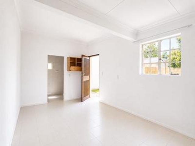 spacious 3 bedroom home with flatlet.