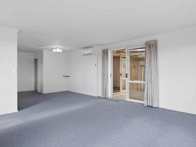 Spacious 3 bedroom Home in a Great Papamoa Beach Location