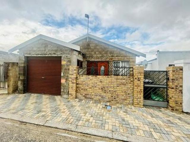 spacious 3 bedroom home in delft
