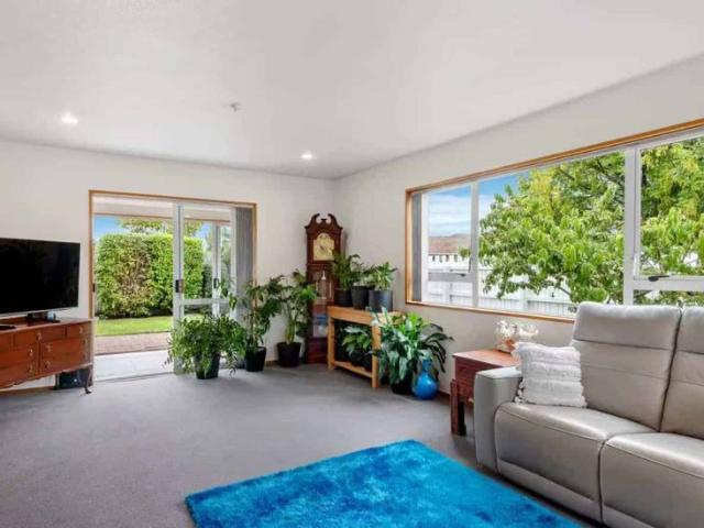 Spacious 3 Bedroom Home In Ilam