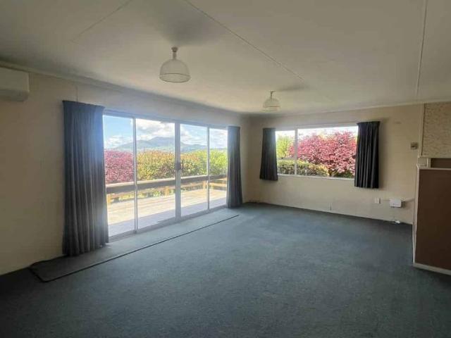 Spacious 3 bedroom in Acacia Bay