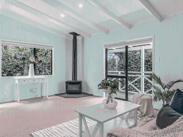 Spacious 3 bedroom standalone home in convenient Glendene location!