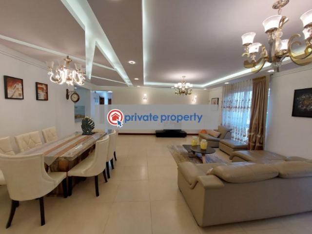 Spacious 3 Bedroom Plus Dsq Apartments
