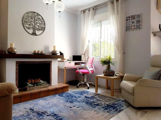 Spacious 3 Bedroom Townhouse for Long Term Rent – Steps from the Beach