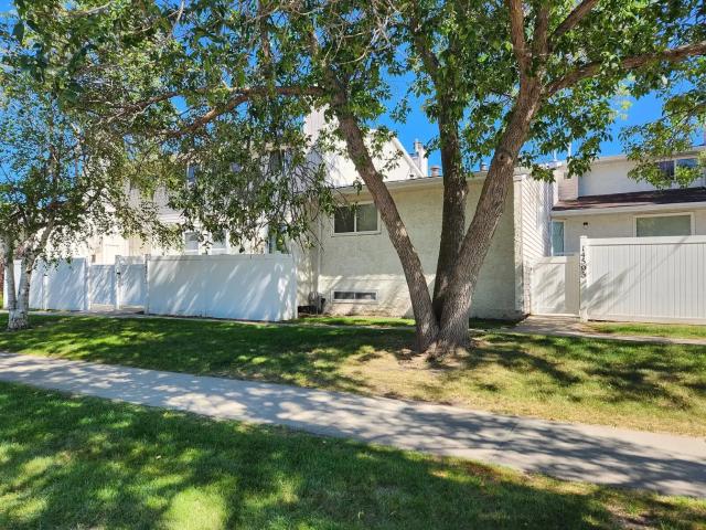 Spacious 3 bedroom townhouse for rent at 145 ave and 121 st