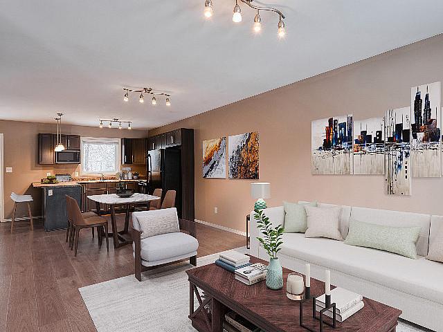 Spacious 3 Bedroom Townhouse For Rent Available November 1!