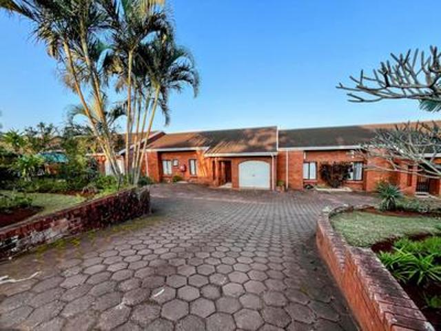 spacious 3 bedroom townhouse in a se.