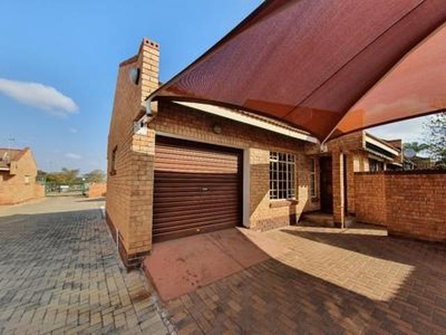 spacious 3 bedroom townhouse in sterpark