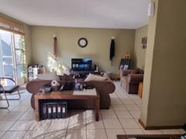 spacious 3 bedroom townhouse