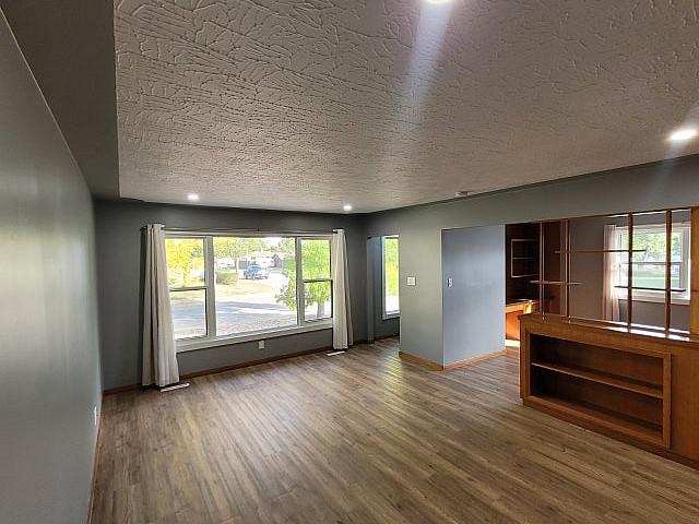 Spacious 3 bedroom Unit In An Excellent East end Location