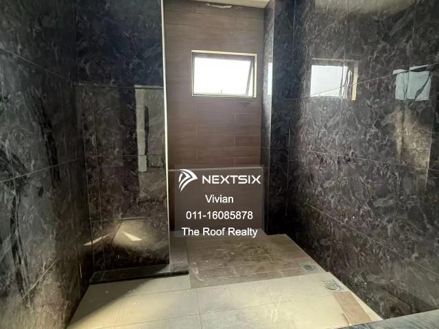 Spacious 3 storey semi d for sale just beside horizon hills. Fully renovated condition, view to believe
