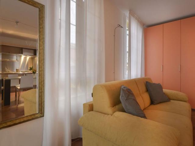 Spacious Three Bedroom Apartment with Terrace in Central Bologna, Bologna Amsterdam Apartments for Rent
