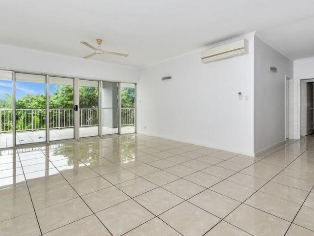 SPACIOUS THREE BEDROOM APARTMENT IN THE HEART OF WOOLNER
