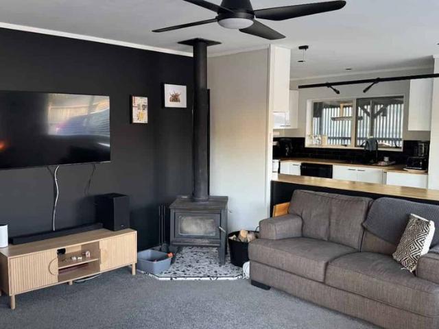Spacious Three Bedroom Family Home in Welcome Bay