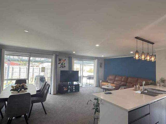 Spacious Three Bedroom Home with Double Garage