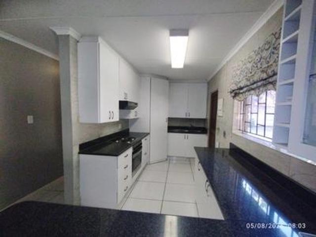 spacious three bedroom house to rent.
