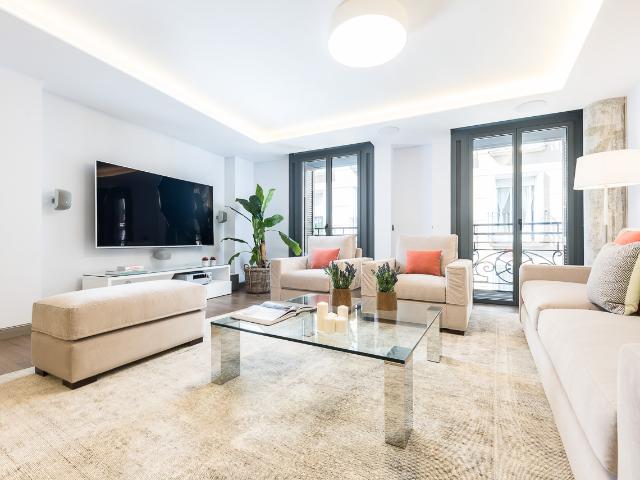 Spacious three bedroom in sought after Madrid neighbourhood