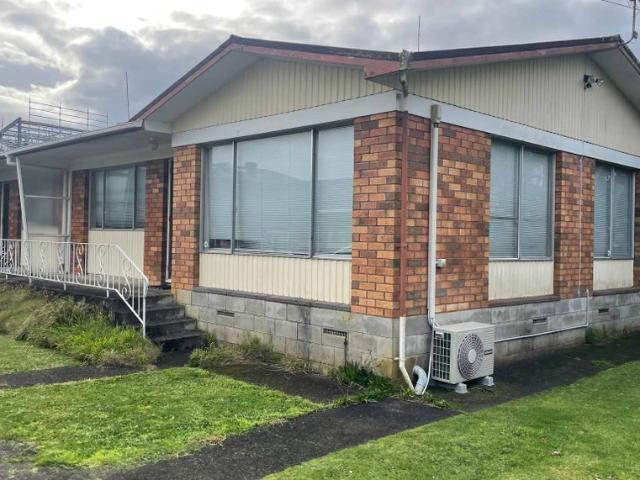 Spacious & Tidy 2 Bedroom Unit in Pinedale Place