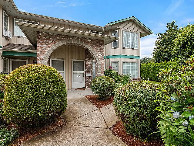 Spacious Top Floor Corner Unit 208 9855 Quarry Rd